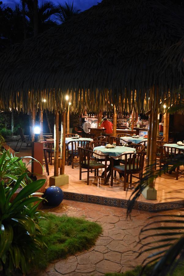 Hotel Canciones Del Mar - Beachfront Jaco Exterior photo